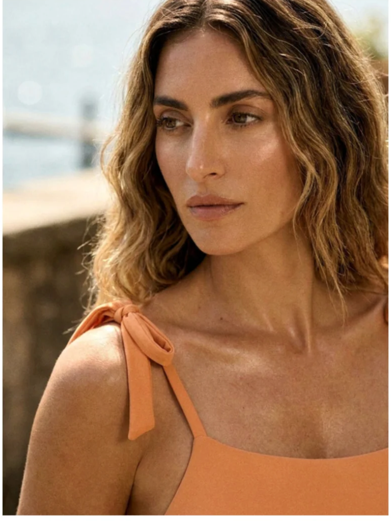 How to Choose a One-Piece Swimsuit: Necklines, Coverage and Fit Explained